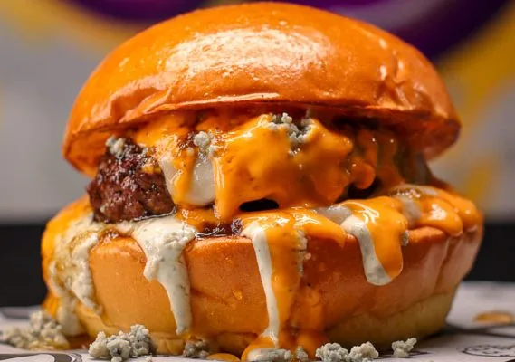 Ilia Tupuria de Impala Burger & Wings