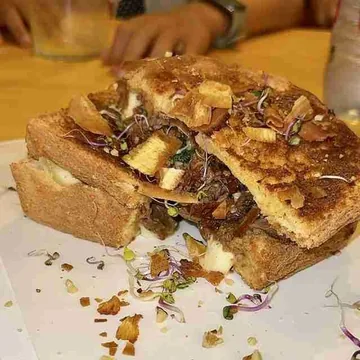 Bocadillo Disparate de Chifla · La Plaza