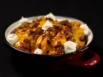Patatas Chili Cheese Fries de Impala Burger & Wings